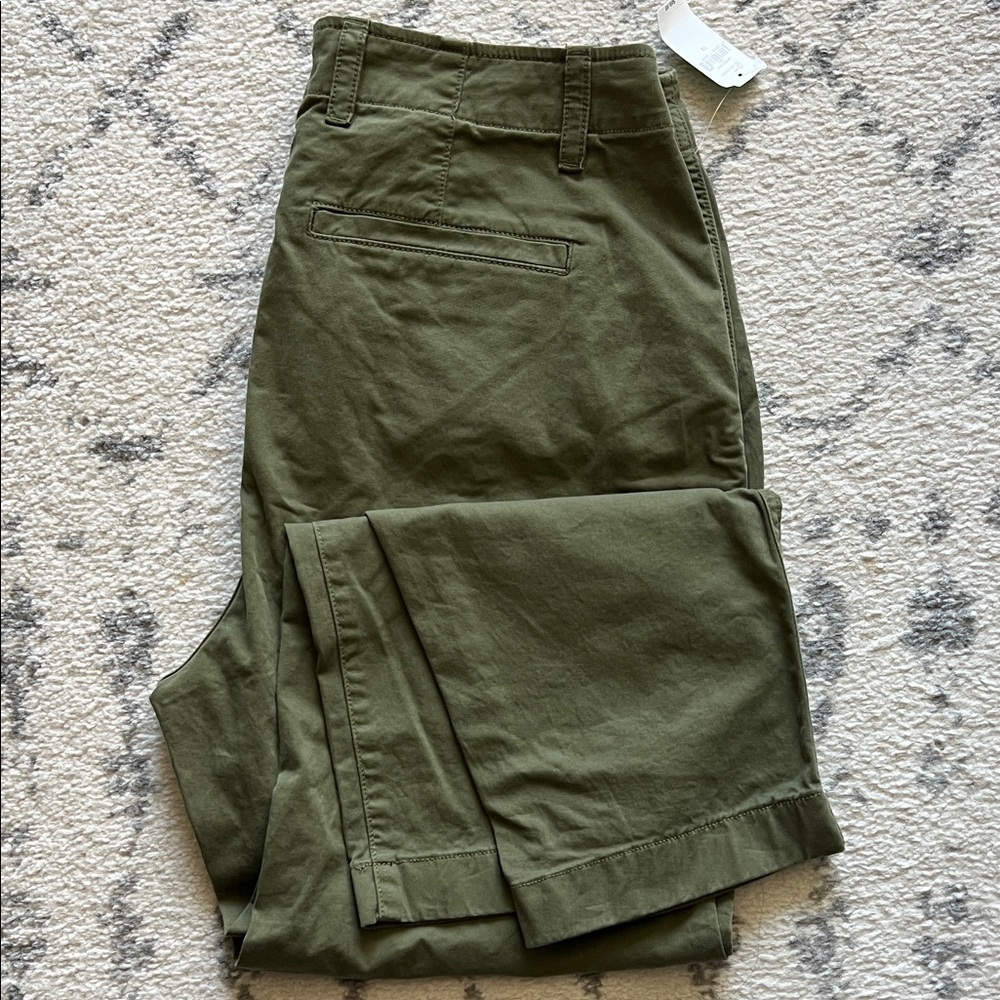 GAP Women’s Downtown Khaki - NWT Size 12